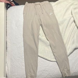 Nike sweatpants, extra small and brand new, have never been worn
